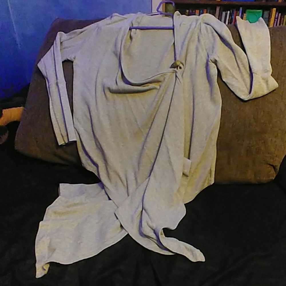 Gray A-semtrical Thermal Shrug